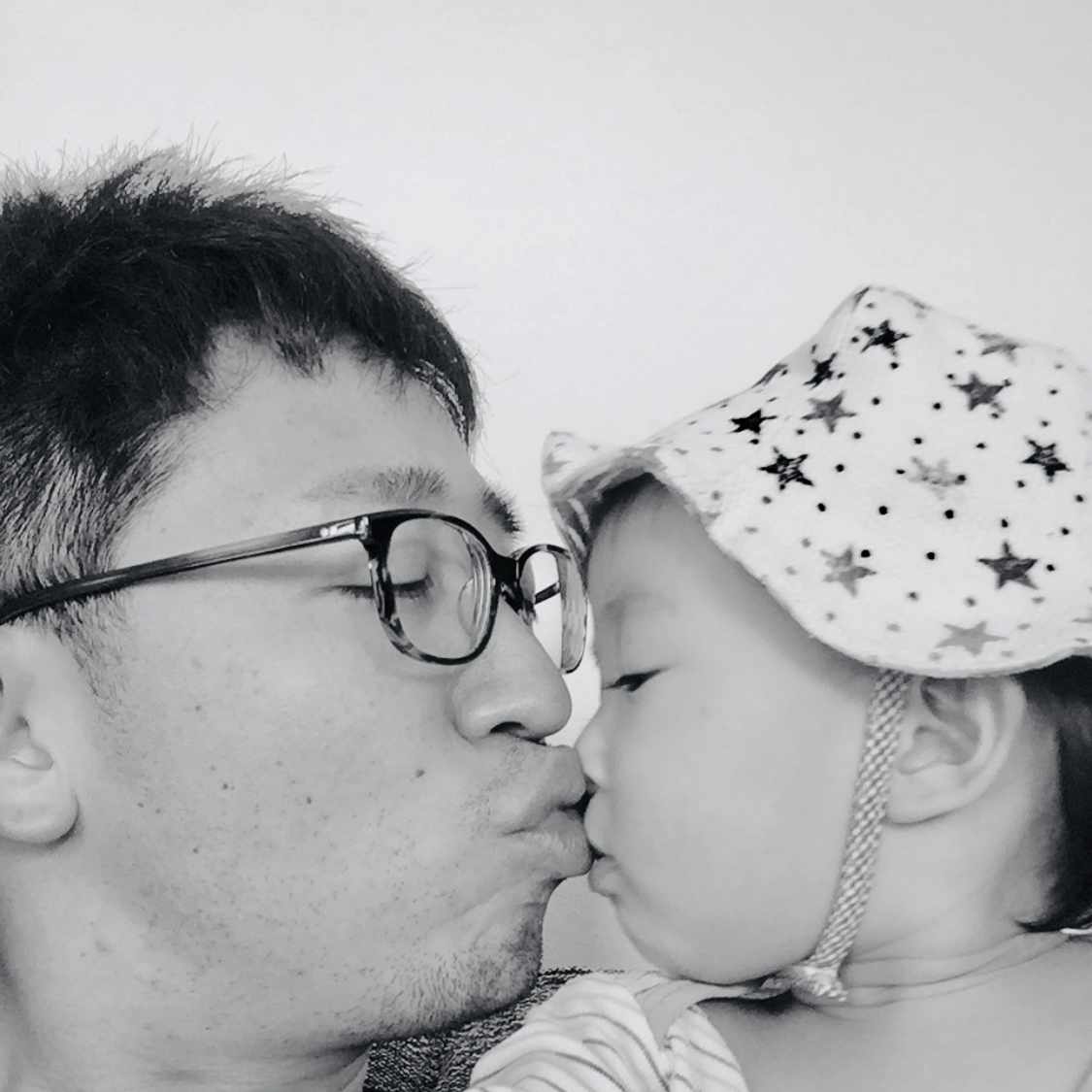 マザーテレサ 1979年にノーベル平和賞を受賞したとき 世界平和のために私たちはどんなことをしたらいいですか と質問され 彼女は 家に帰って家族を大切にしてあげてください と答えた 最初に 家族 Mume Note