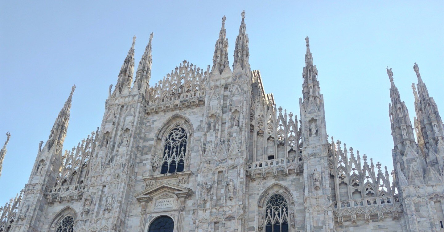 イタリア　ドゥオーモ ミラノのドゥオーモ: 少人数グループのガイド付きツアー + 屋上