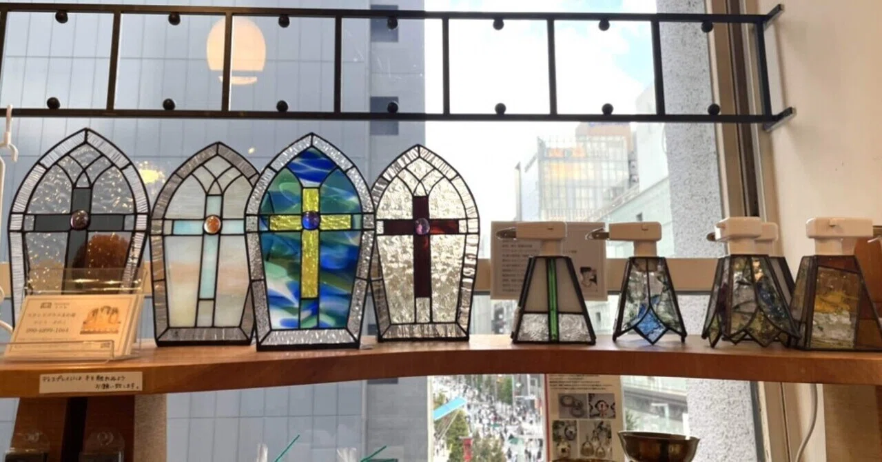 かとうまめこクリスマスステンドグラス展示・銀座・教文館エインカレム