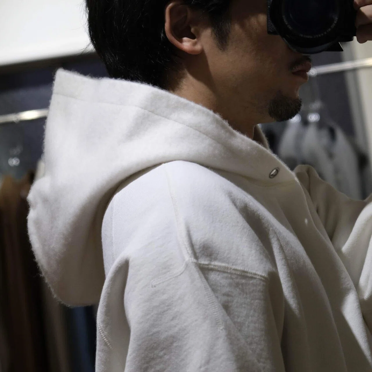 ULTERIORの作るカシミアスウェットのセットアップ｜水岡