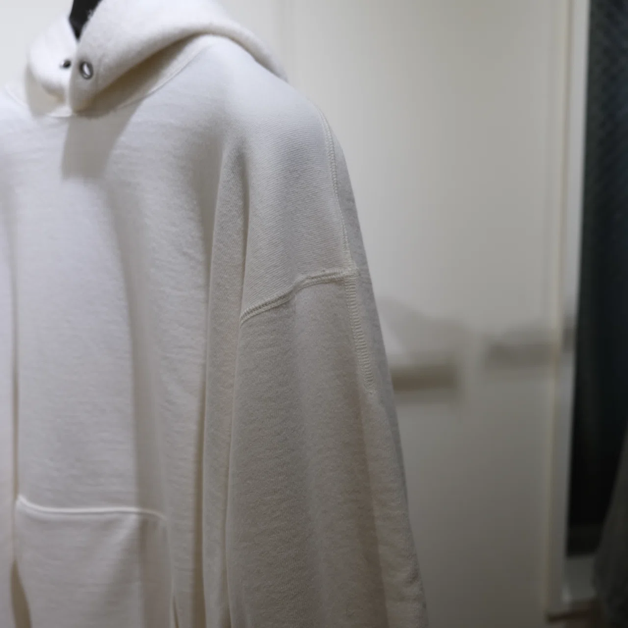 ULTERIORの作るカシミアスウェットのセットアップ｜水岡