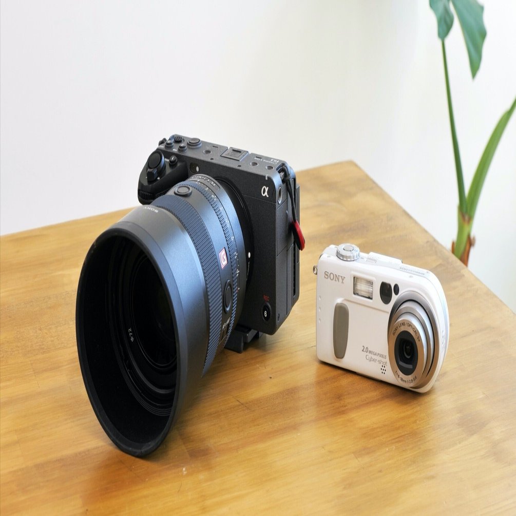 オールドデジカメ】OLD SONY vs NEW SONY 笑いが絶えない新旧