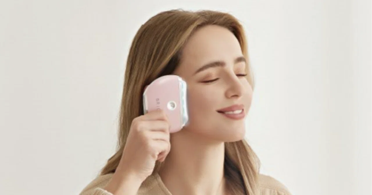 肩こりケアにも◎】コスパ最強のプチプラ美顔器が登場！フェイスも 