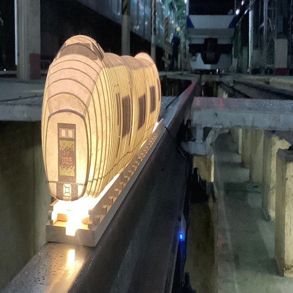 新商品】鉄道提灯シリーズ JR651系 4両編成【受注生産】｜鈴木茂兵衛