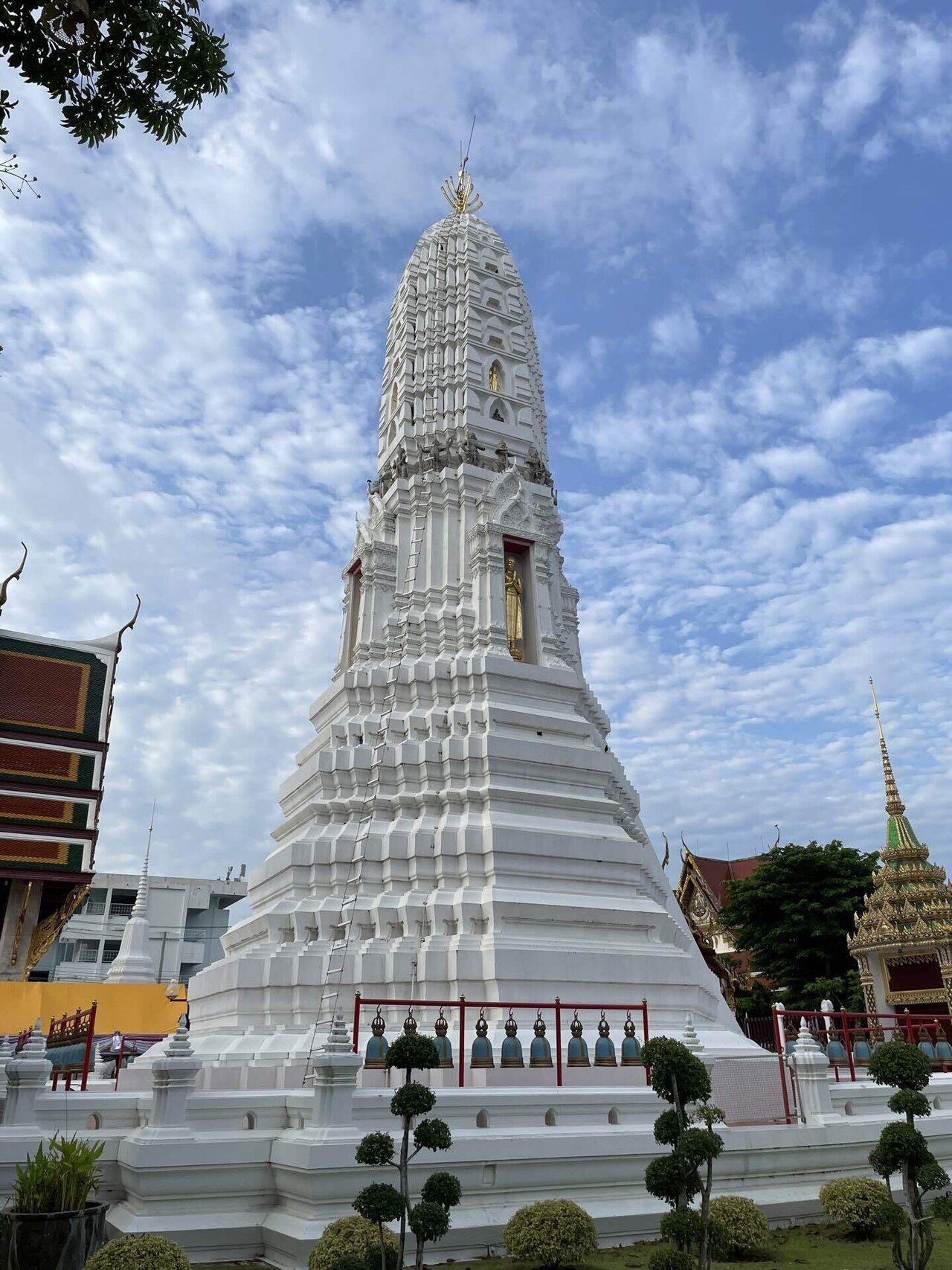 タイ寺院　釣鐘　鐘 ワットラカン】タイ人なら皆知ってるたくさんの鐘があるチャオ
