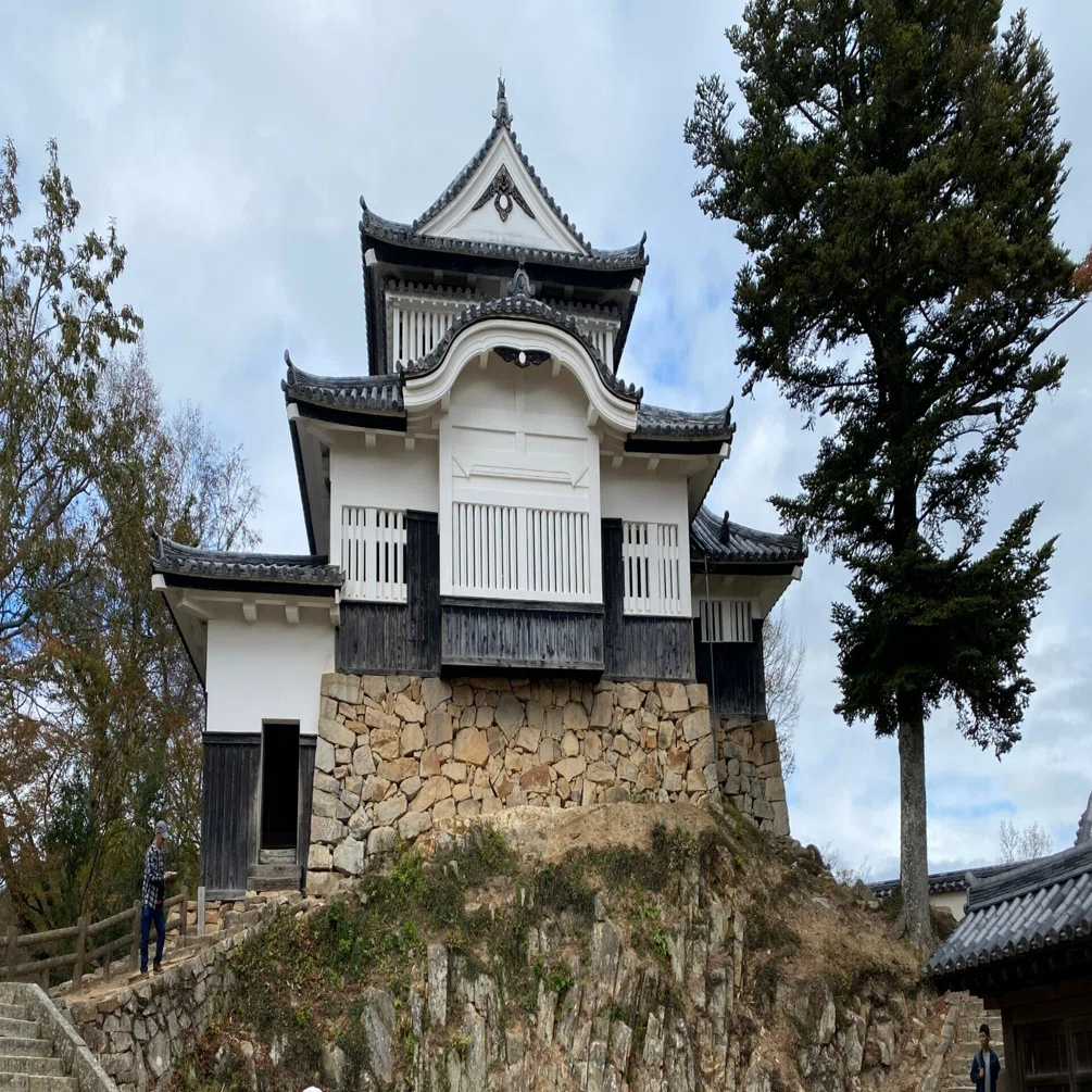 シニアの山歩き】天空の城 備中松山城〜4時間のツアー記｜あさひ