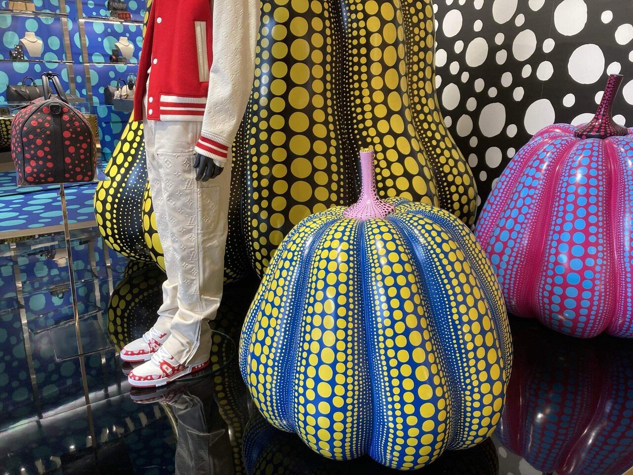 ❗️タグ付き　最安値　日々値下げ❗️ヴィトン 草間彌生 かぼちゃ 限定モノグラム ヴィトンと草間弥生ワールド : ☆ Eau Claire ☆ Dolce Vita ☆