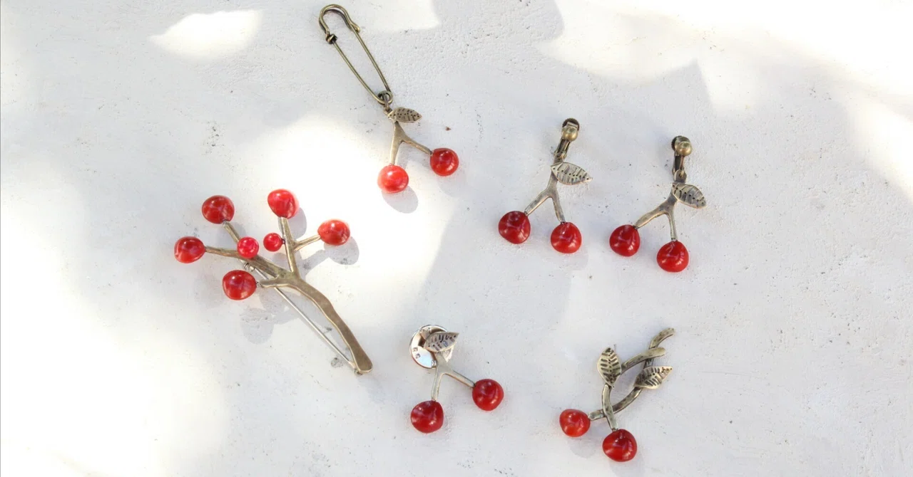 サガの実のアクセサリー色々作りました｜azur.jewelry｜金属と石の 