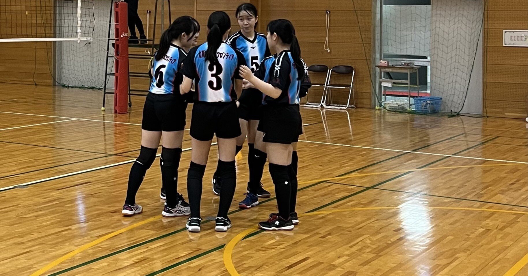 バレー女子ユニフォーム/大阪女学院 バレー女子ユニフォーム/大阪女学院 - メルカリ
