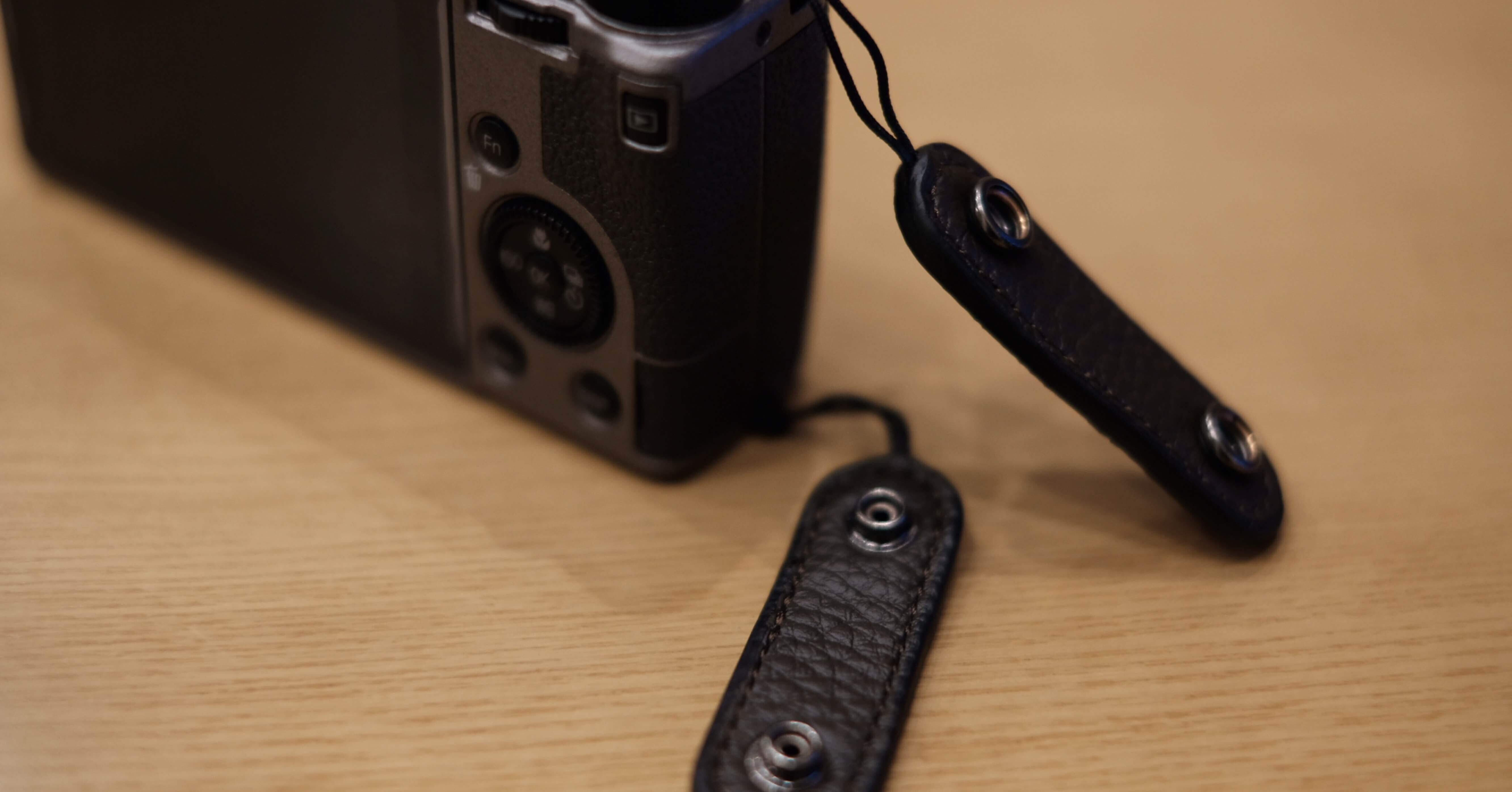 ストラップをつけかえ【GR3】｜みえ山