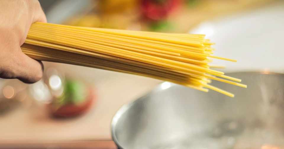 茹で時間が1 8に 新しいパスタの茹で方 水浸パスタ とは 小松直生 Ikuzeee Note