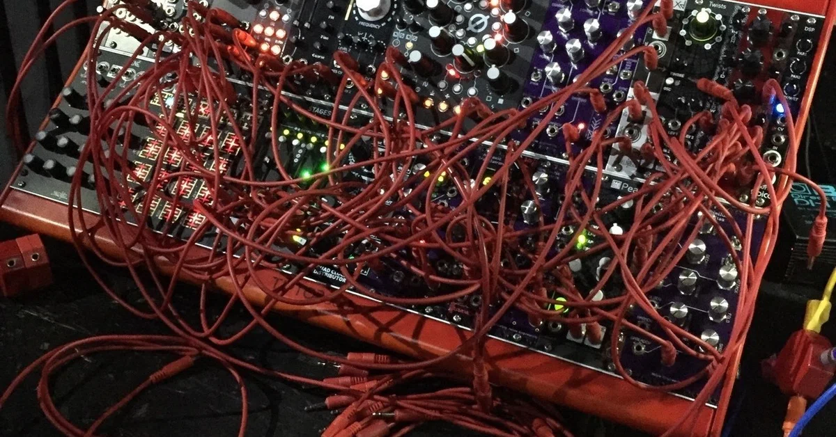 Noise Engineering Pons Asinorum モジュラーシンセ 儲かっ