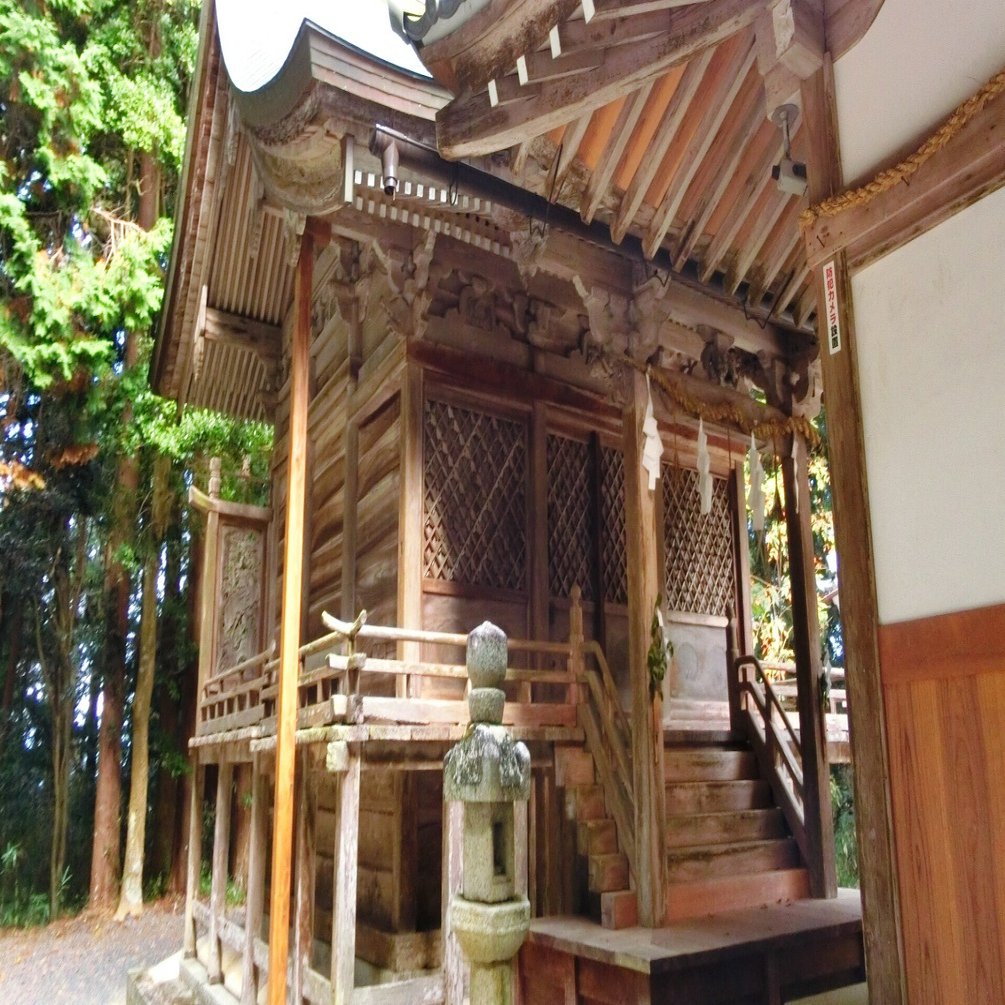 本殿の彫と参道が見どころ「八千鉾神社」オクニヌシ!スサノオ御子3柱