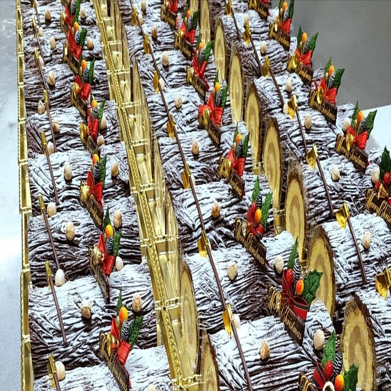 ここにしか無いケーキ。ここにしか無い〈ビュッシュ ドゥ ノエル