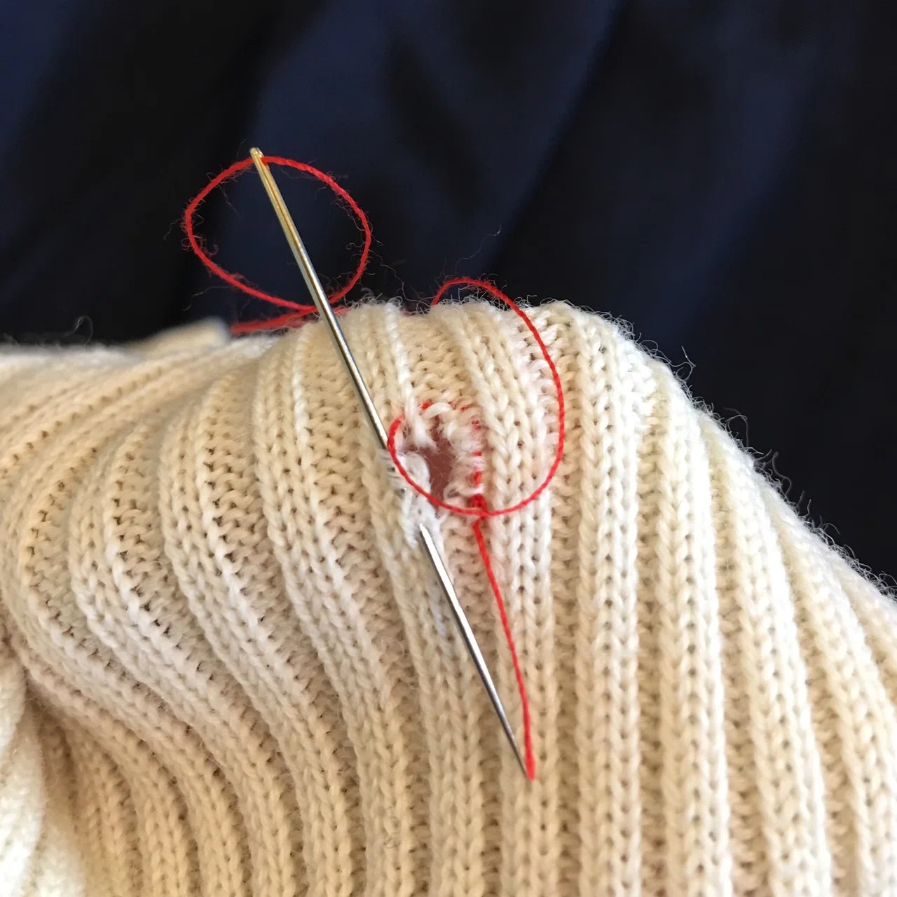 リミ LIMI 薄手ニット 穴あき 初心者もかんたん！？ニットの小穴の直し方｜うぐいすよしの