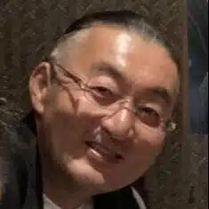 蔀（しとみ）晋輔