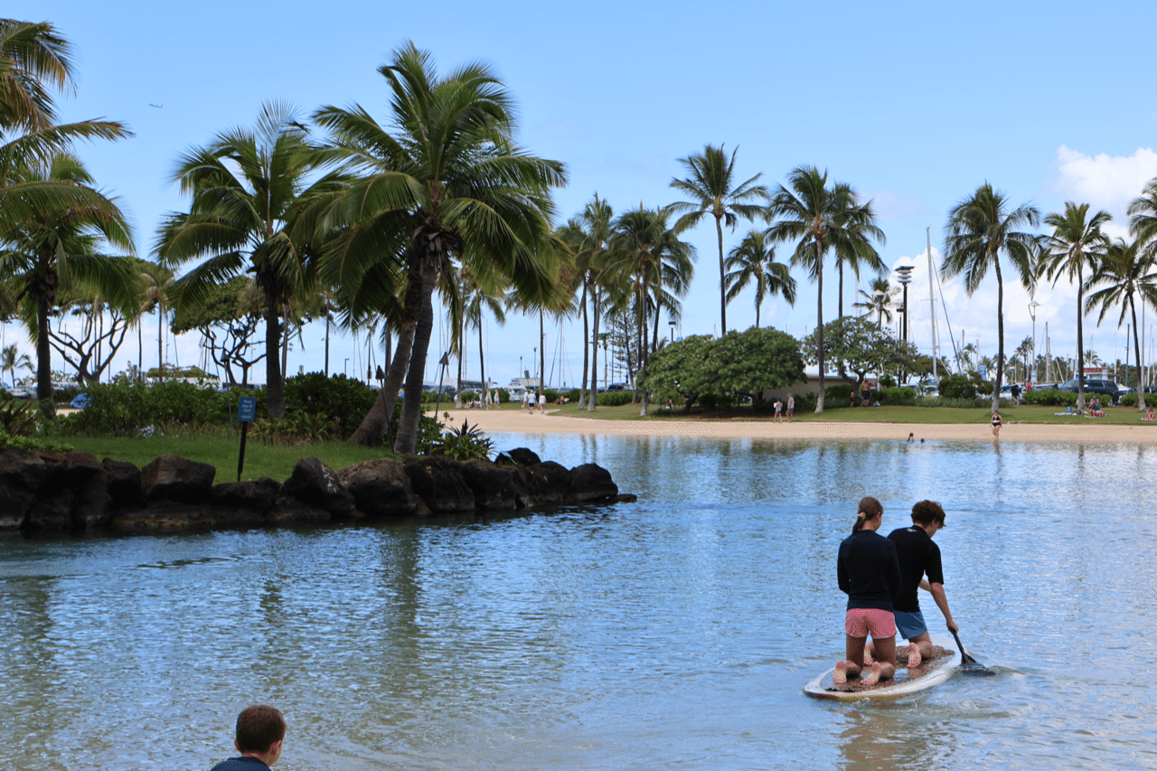 僕のことを好きじゃない誰かさんのことでくよくよする必要はないのさ。僕は、僕を大好きでいてくれる人を大好きでいるのに忙しすぎるから。|hernian