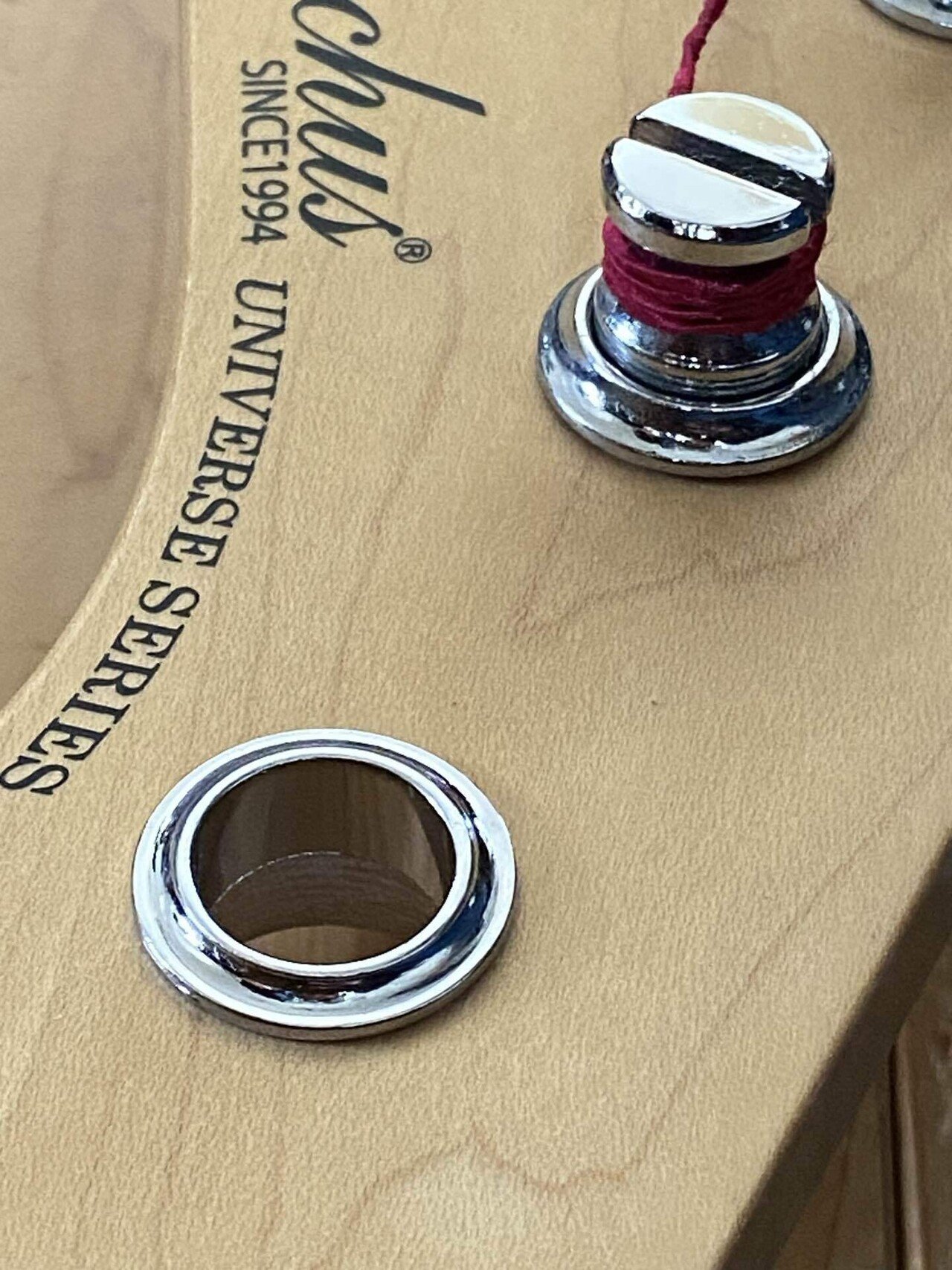 エレキベースのペグ破損修理 Bacchus Universe Series BJB-1｜せいのじ