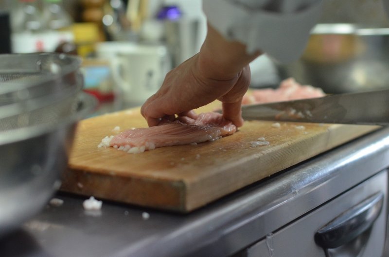 ホルモンを制する者は焼肉を制す 大分県佐伯市で 焼肉 に打ち込む 井とう 流 ホルモン への愛情表現 浅利善然 このまちで生きていく Note ホルモンを制する者は焼肉を制す 大分県佐伯市で 焼肉 に打ち込む 井とう 流 ホルモン への愛情表現 浅利善然 このまちで生きていく Note
