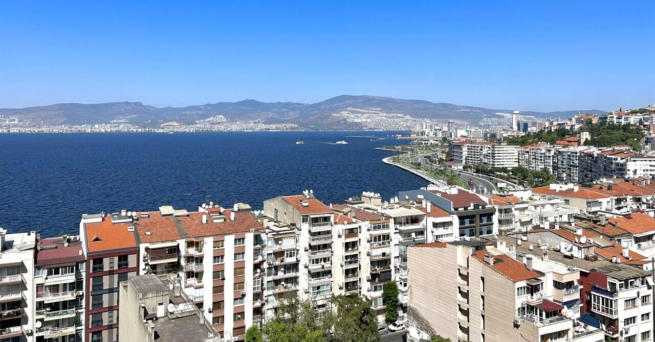 1ヶ月海外放浪】エーゲ海の真珠？イズミル🇹🇷《Day11-13》｜Isshy