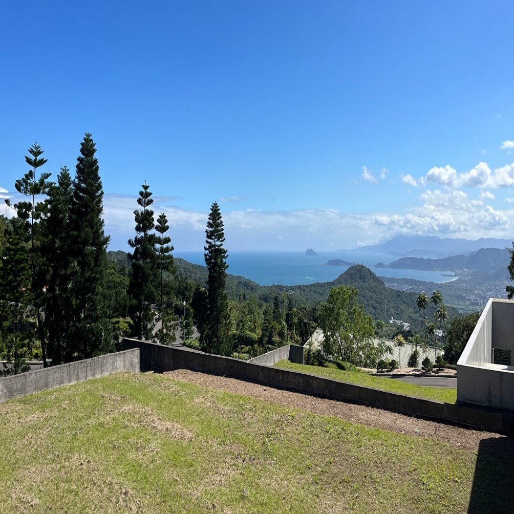 アルヴァロ・シザの建築を見に行ったらテレサ・テンのお墓参りをしてき