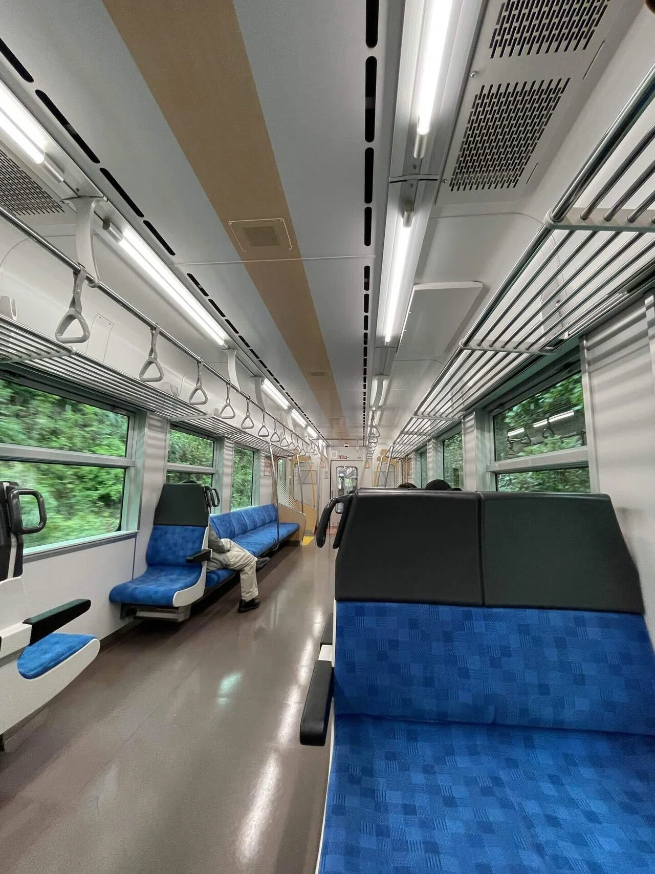 東北旅5 五能線で弘前から秋田へ。津軽鉄道・太宰に寄り道、深浦で走る