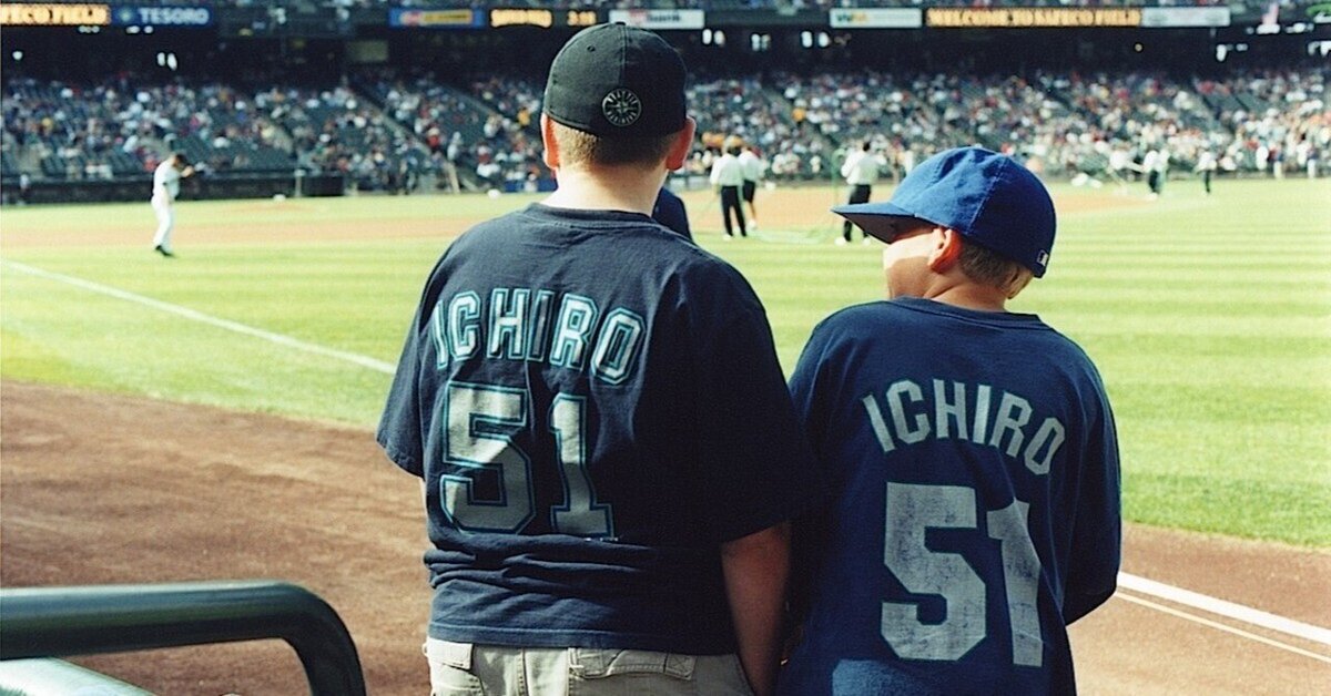 貴重　イチロー vs 松井秀喜　チーム対戦記念　MLB公式　Tシャツ　２枚 タグ付きLサイズ）イチロー vs 松井秀喜 チーム対戦記念 MLB公式 T