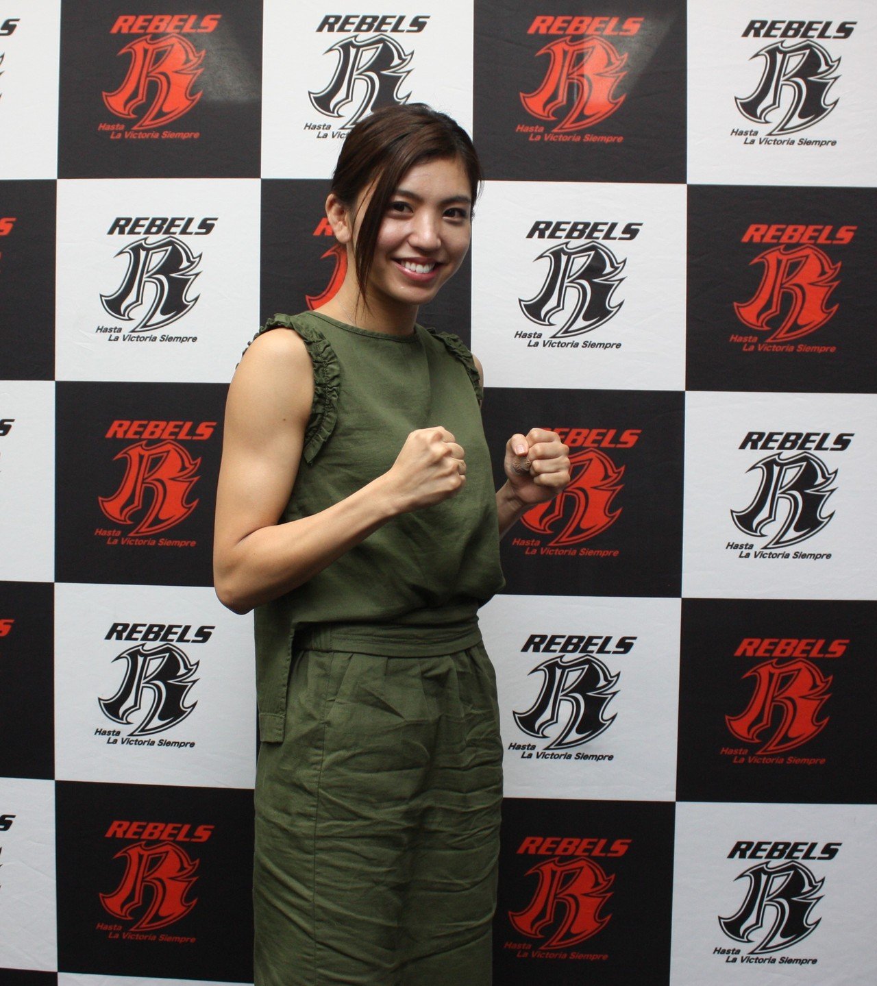 ぱんちゃん璃奈 試合より鼻の手術が怖いです 苦笑 6月10日 Rebels 61一夜明け会見part１ 吉田英司 炎出丸 ぱんちゃん璃奈 与座優貴 千羽裕樹 老沼隆斗 Kojishigeta 茂田浩司 Note