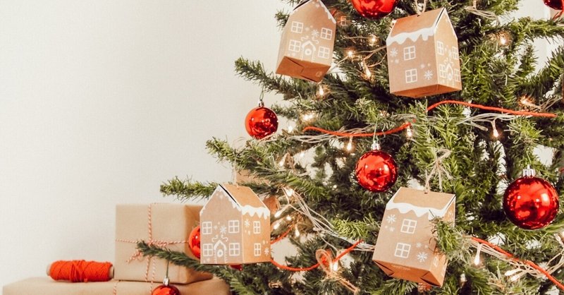 『クリスマスツリー収納』どうすべき？季節飾りの収納のコツ。