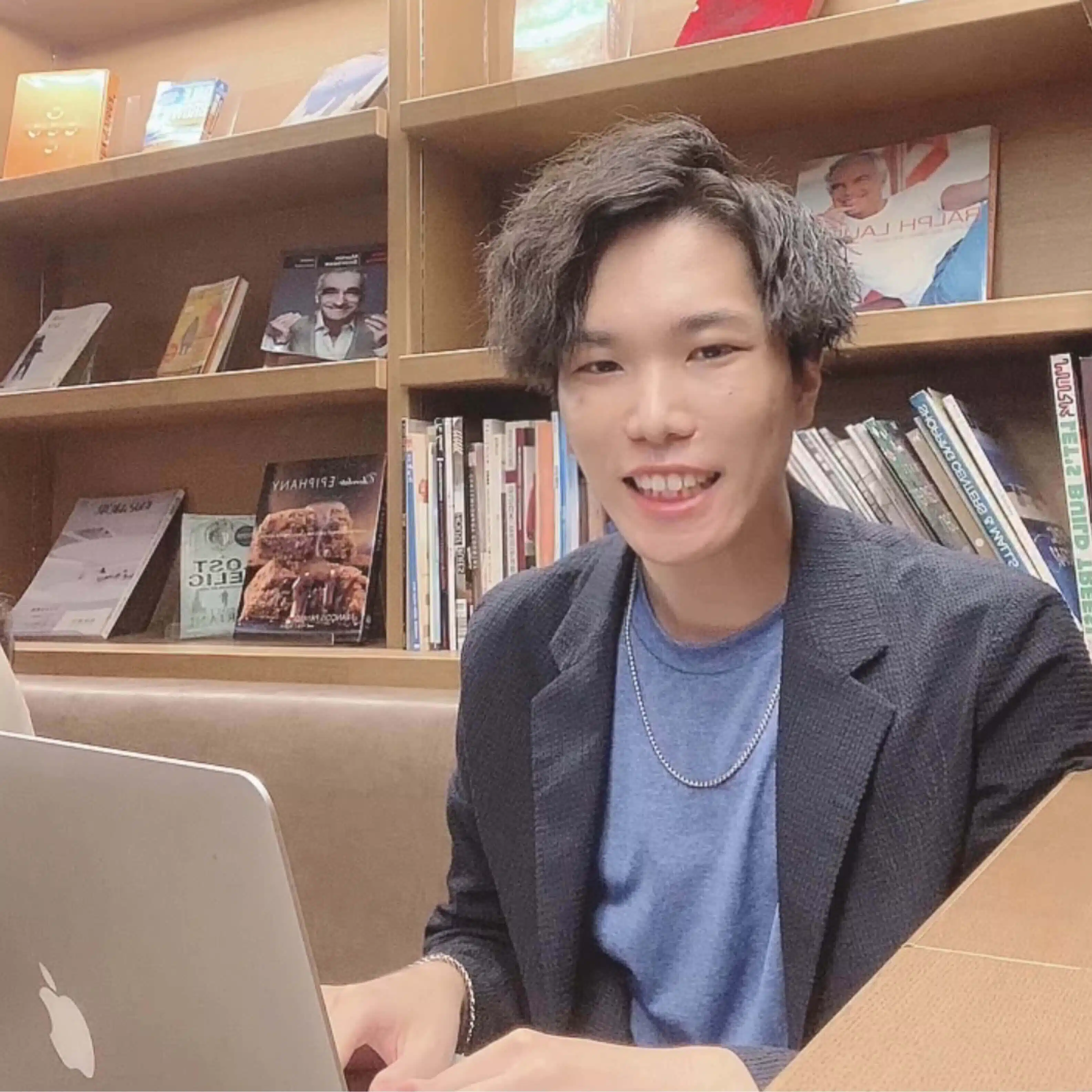けん｜"女に愛される男"を育成する恋愛講師
