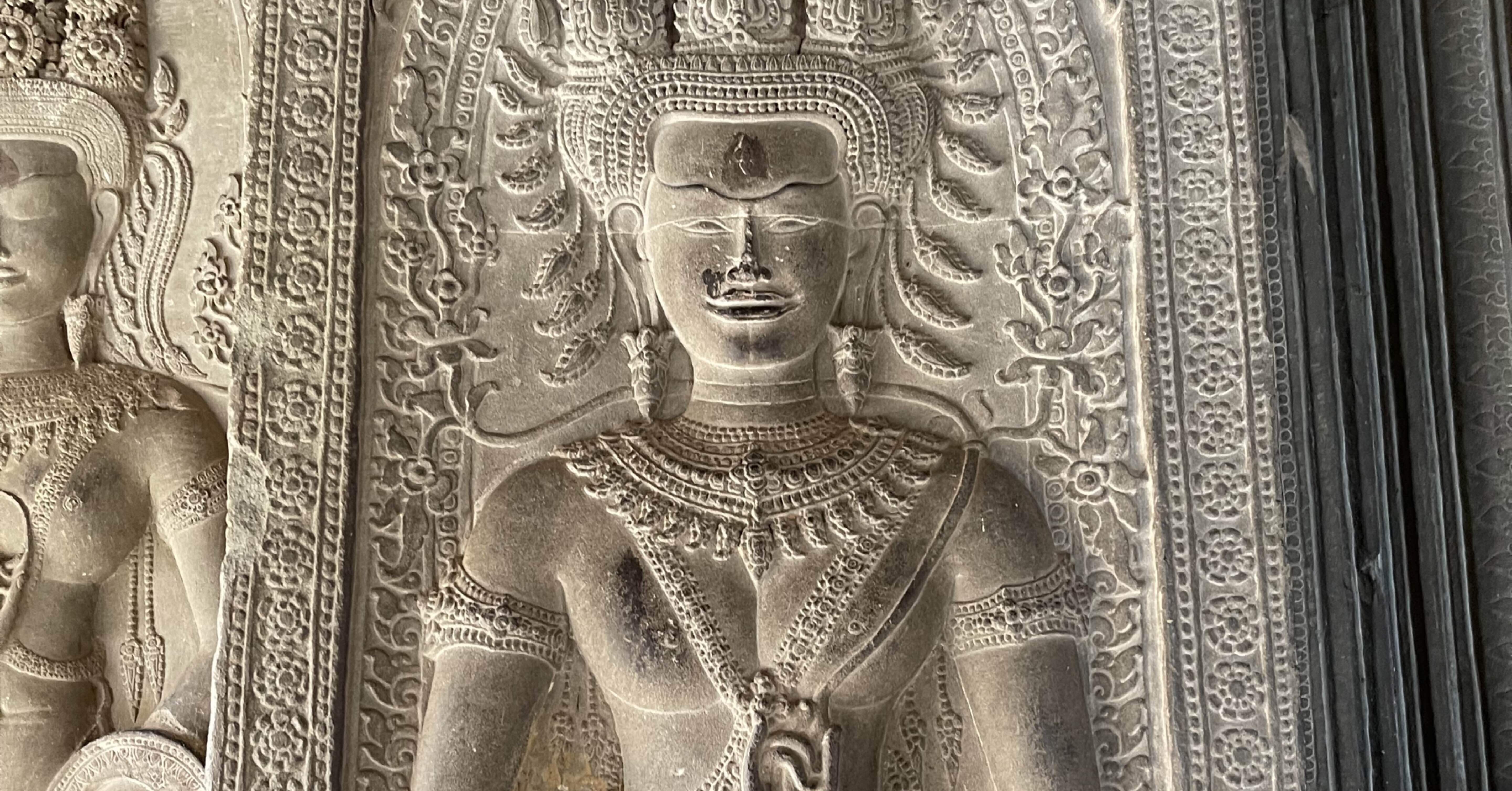 アンコールワットの第三回廊とオススメ女神像｜プレアヴィヒアガイド