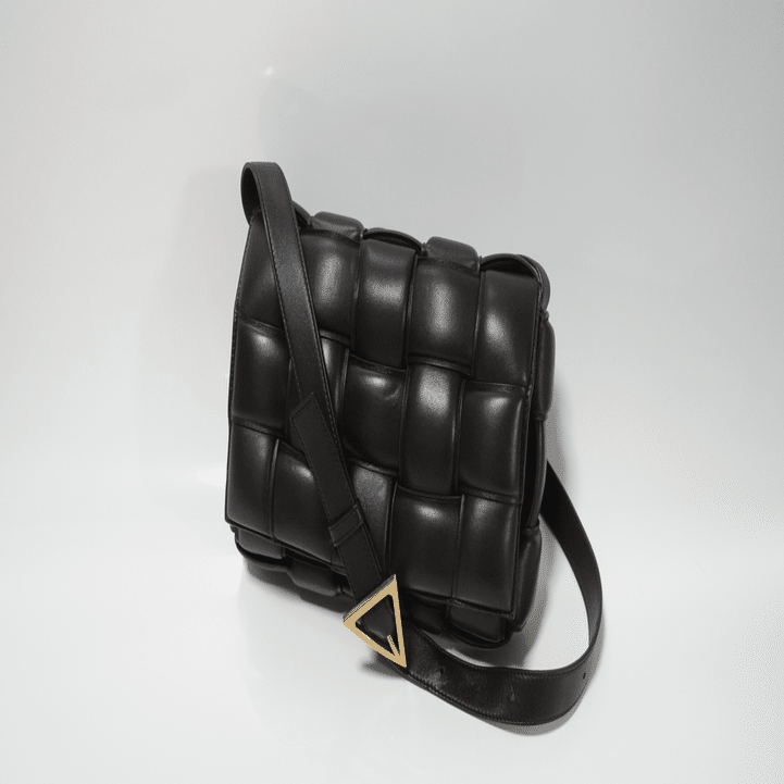 BOTTEGA VENETA パデッドカセットをメンズが使って徹底解説！｜Real