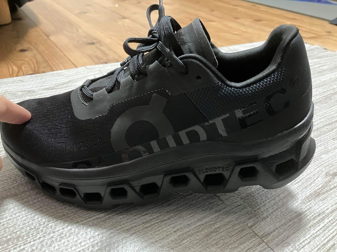 【On 】CLOUDMASTER スニーカー Men's Cloud X 4 | Black | On United States