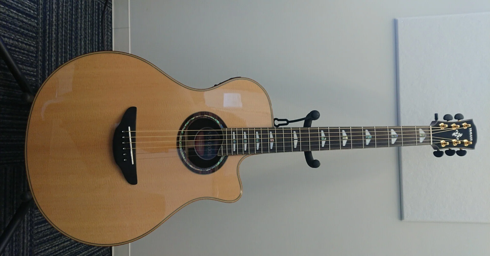 （コード太郎）美品90sビンテージヤマハAPX-８Ｃ エレアコ 良質良音 Elegant Acoustic Guitar 優美にやわらかく艶やかな｜美しい二本の