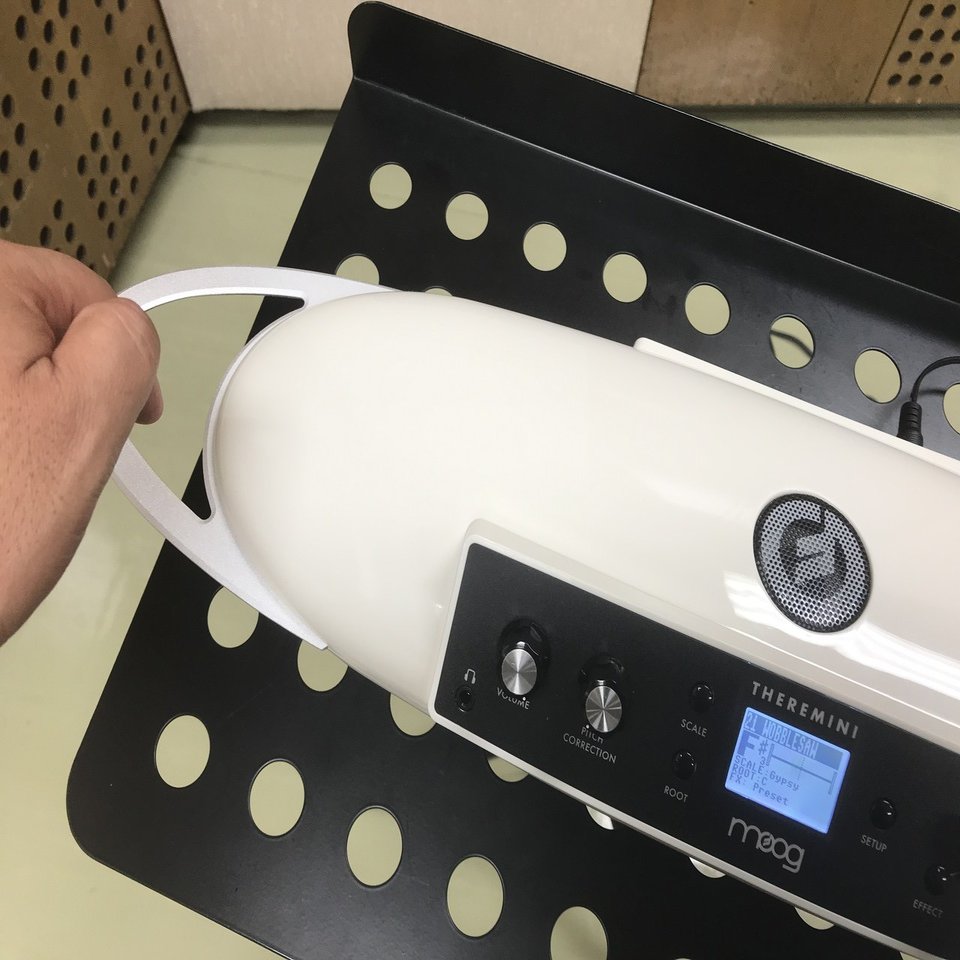 Moog Theremini 本体 付属品あり moog THEREMINIを買ってみた。｜みくばんP