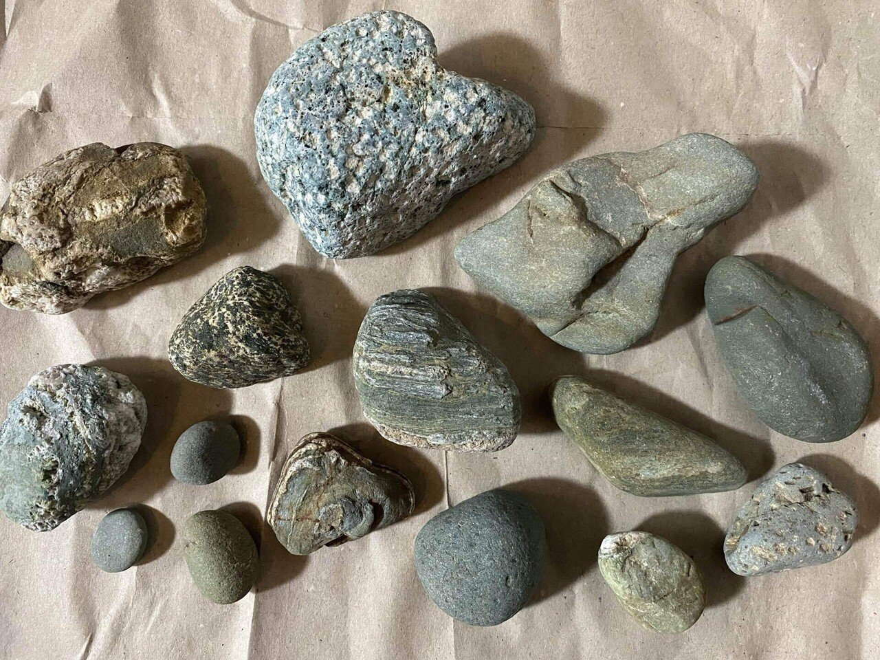 石を拾って、帰る。｜もーにんぐ、か