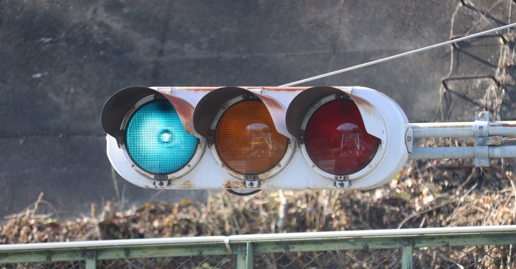 国鉄 信号機用 レンズ 3色 群馬県の濃色レンズ|しんさく散策録|note