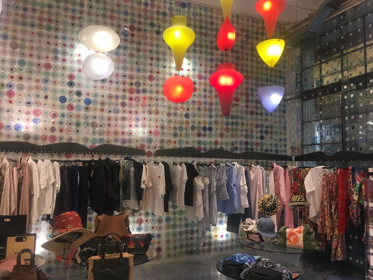 10 Corso Como（ディエチ・コルソ・コモ）：元Vogue編集長カルラ