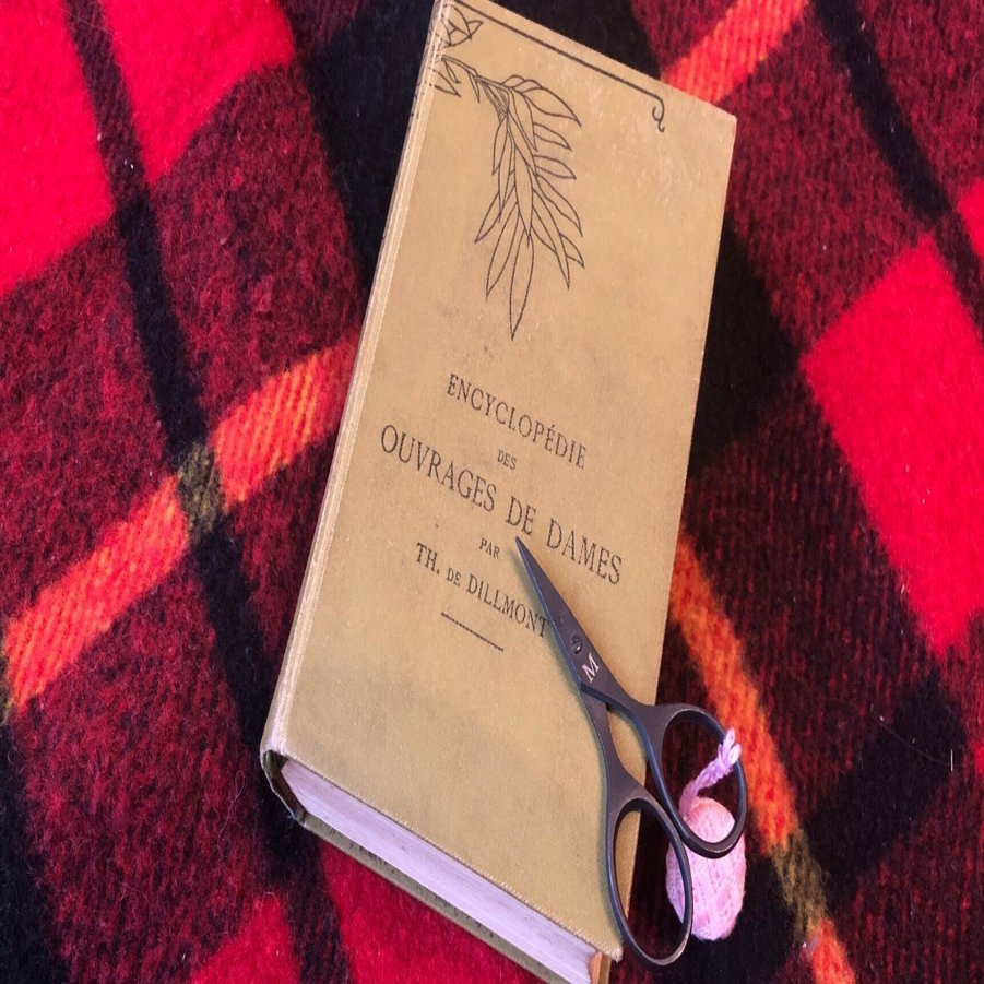 洋書 OUVRAGES DE DAMES, 300 GRILLES AU … Amazon.com: Ouvrages de