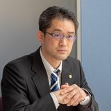 弁護士　藤本一郎