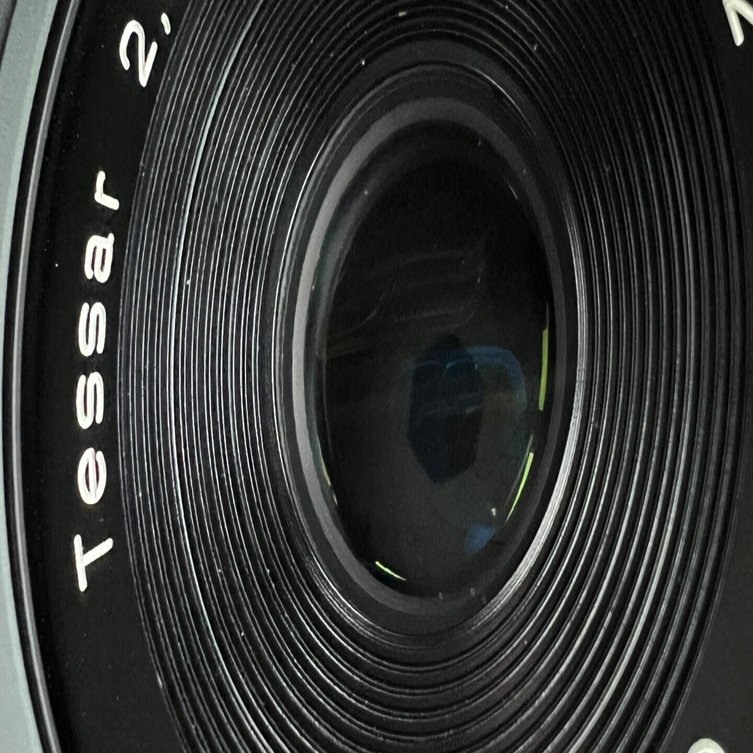 vol.235 Tessar T* 45mmF2.8｜緋色のHiro（写真を撮る人）