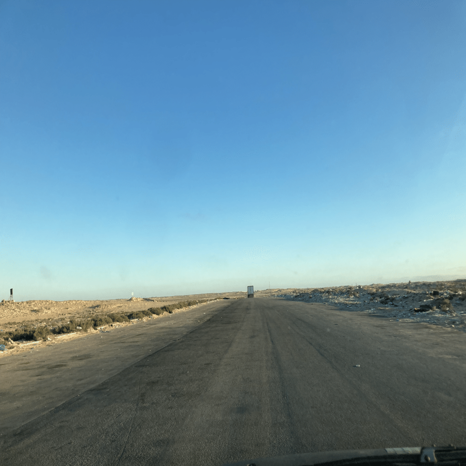 地雷原を通ってモーリタニア入国しカオスのヌアディブへ。検問所横で満点の星を見ながら車中泊(2023年12月3日)｜まよりこ@車で西アフリカ南下中