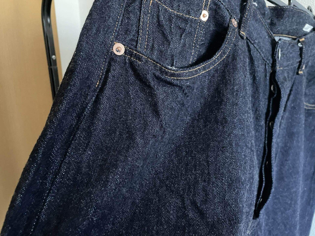 素人が深掘り】COMOLIのデニム5Pパンツ(NAVY)。モデルとなった 素人が深掘り】COMOLIのデニム5Pパンツ(NAVY)。モデルとなった