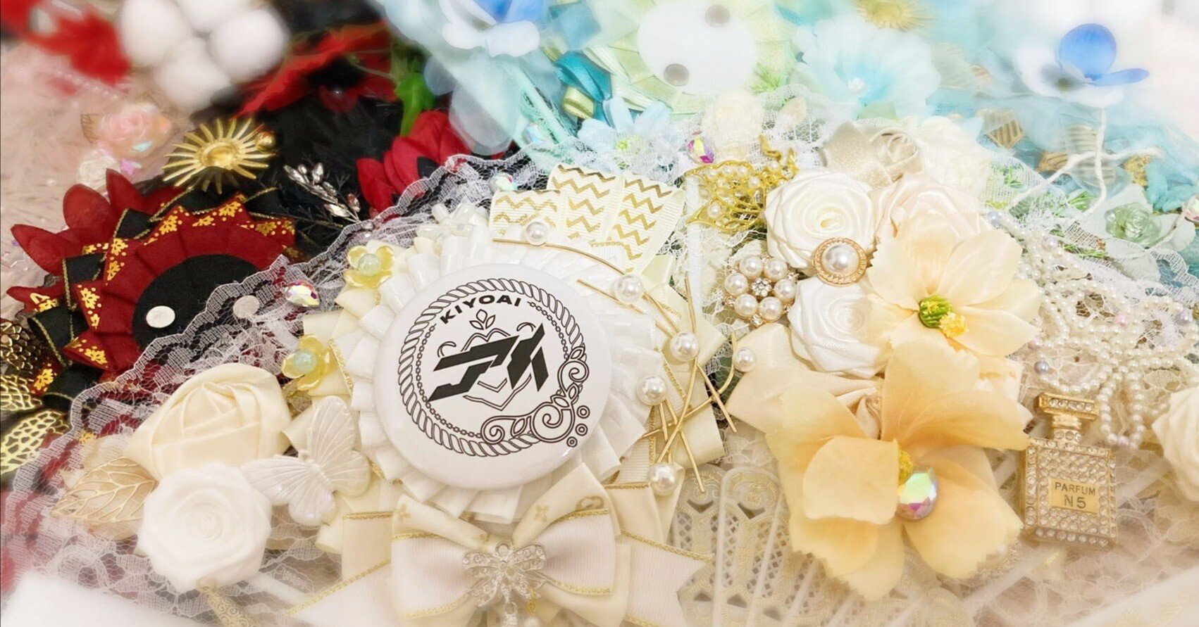 【まおちん様専用】痛ロゼットオーダー、ハート型、缶バッチ、硬質ケース o様専用ページ痛ロゼットオーダー、缶バッチ、硬質ケース、ハート MI