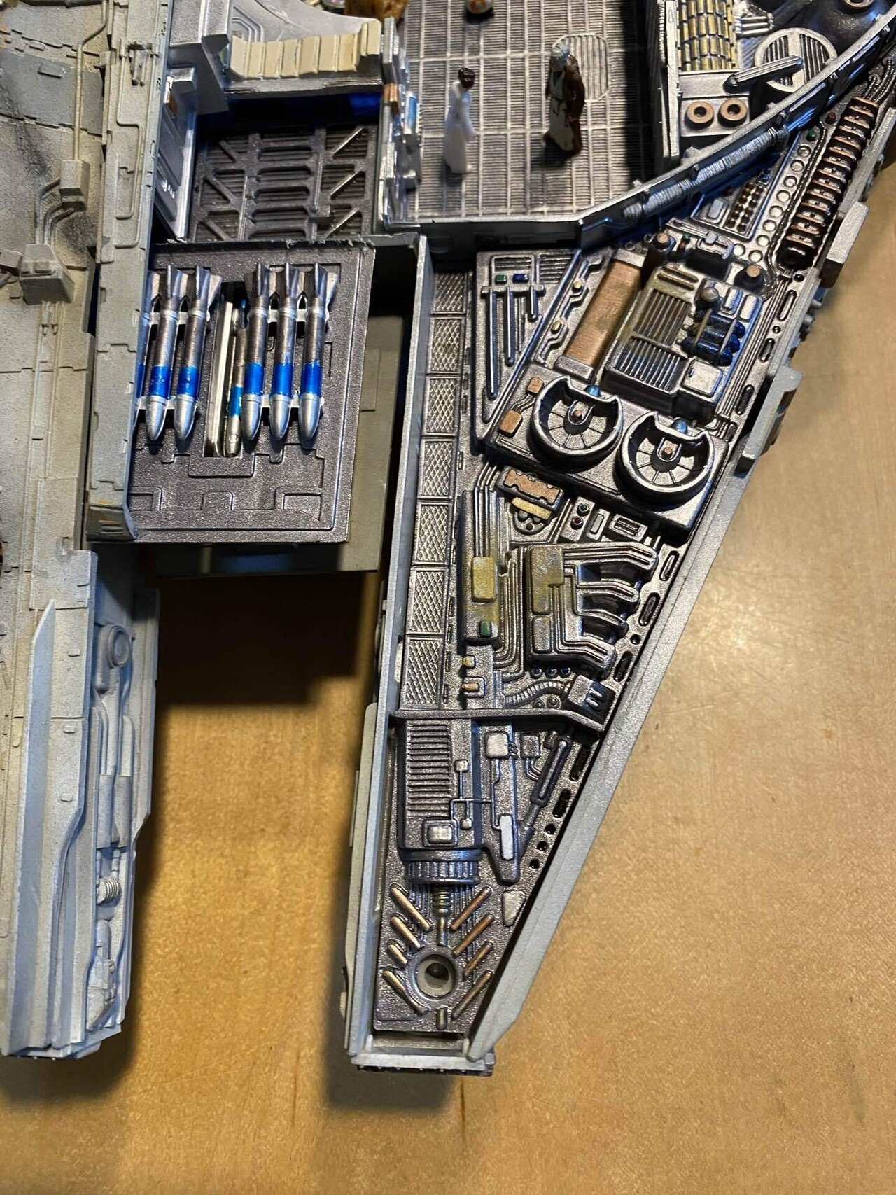 Millennium Falcon cutaway diagram : r/StarWars
