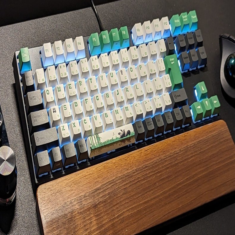 VAMILO パンダキーボード 銀軸 神キーボード現る Varmilo PANDA 銀軸メカニカルキーボードが