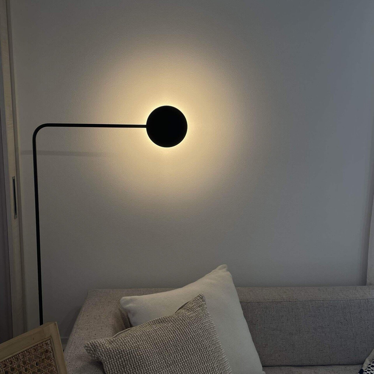 IKEA ヴァルムブリクスト LEDテーブルランプ ドーナツ型 BLACK FRIDAY