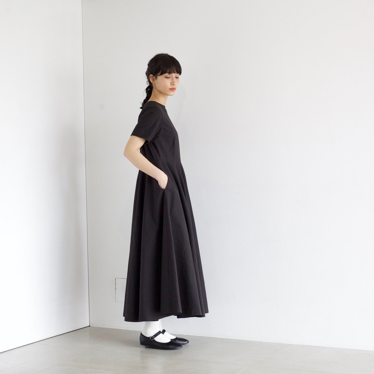 退屈な日常をドレスで踊れ【THE DRESS #00 本日販売開始】｜マール