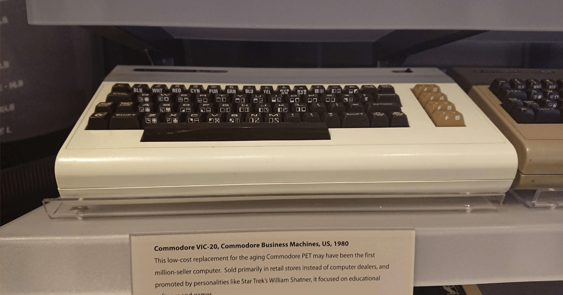 VIC-1001のキーボードと文字コード｜kzn