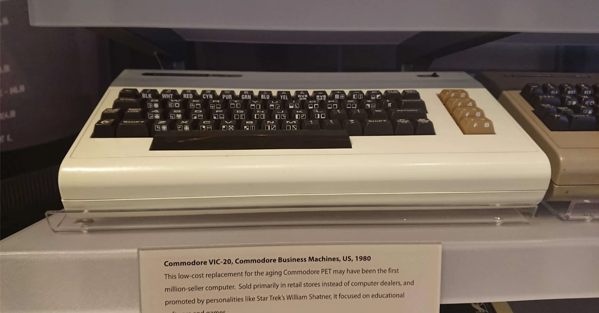 VIC-1001のキーボードと文字コード｜kzn